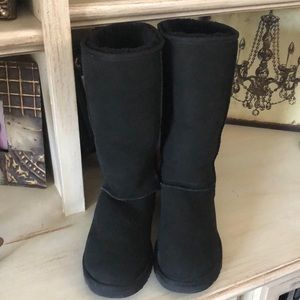 Woman’s Black Tall Ugg Boots Woman’s Size 9